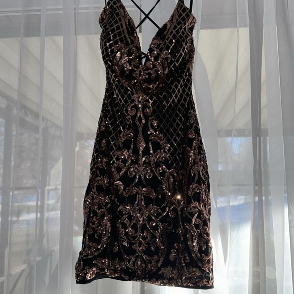 Sequin, black and gold dress - Picture 3 of 6